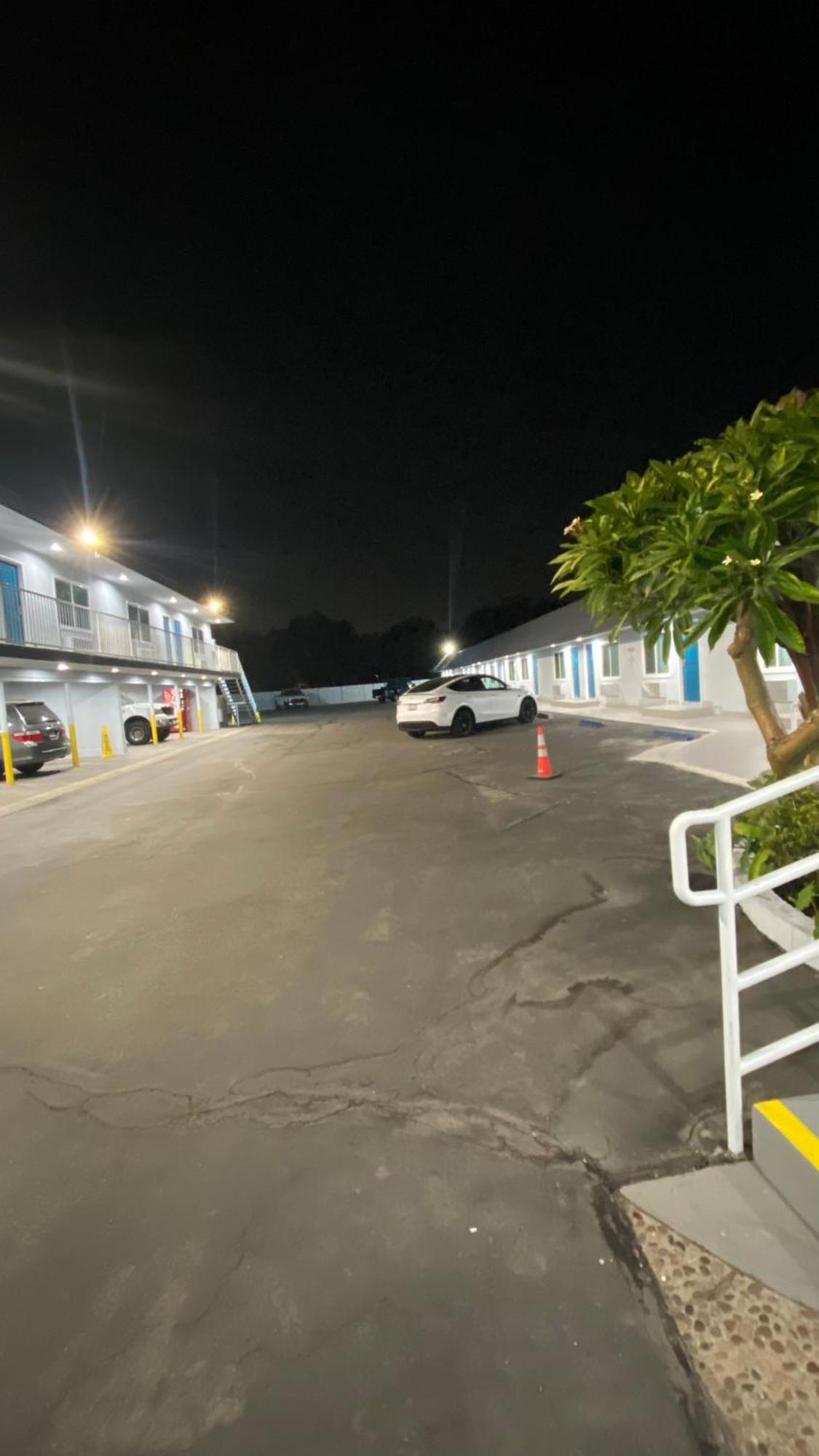 Plaza Inn Motel - Los Angeles Area Розмид Экстерьер фото